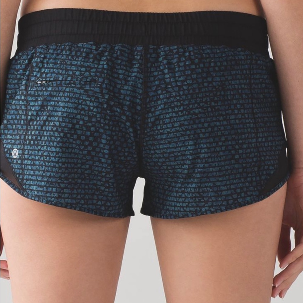 COPY - EUC Lululemon Hotty Hot Short (2 1/2")